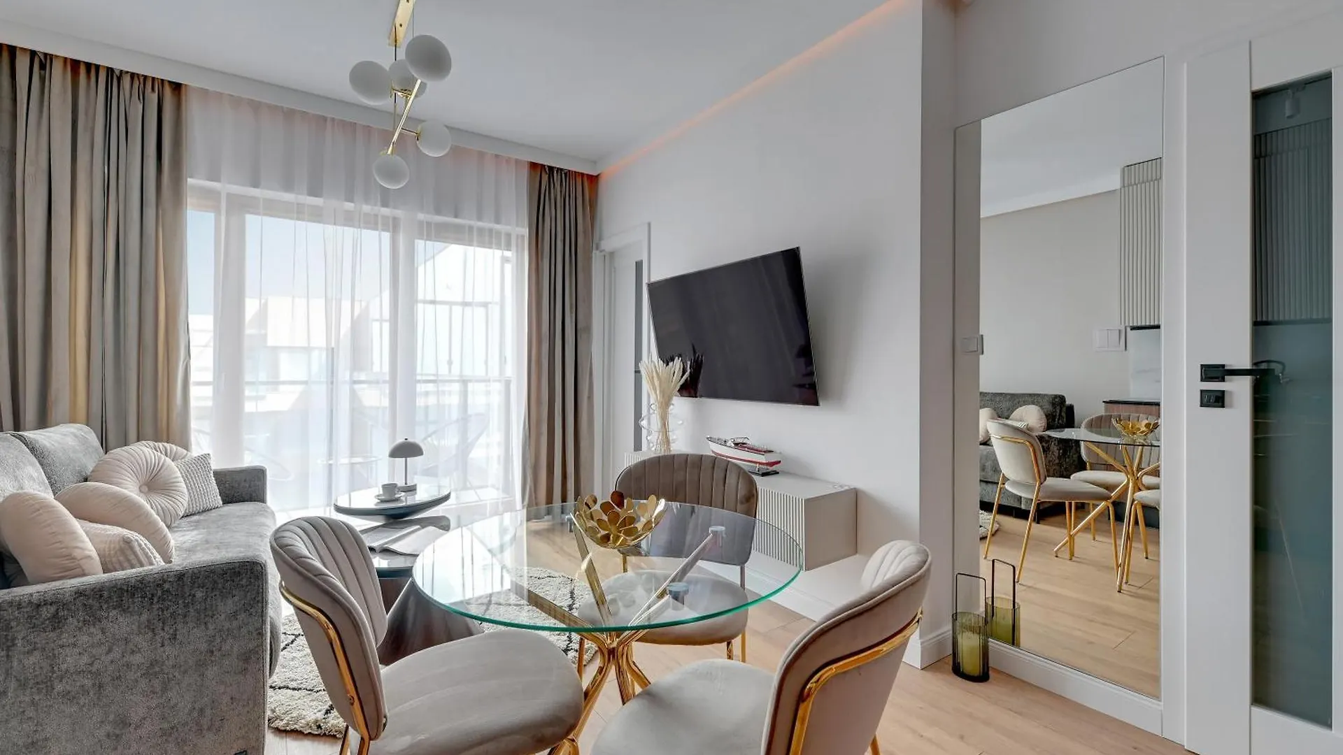 Nadmotlawie Estate - Riverside, Gym & Sauna By Downtown Apartments Гданьск Польша