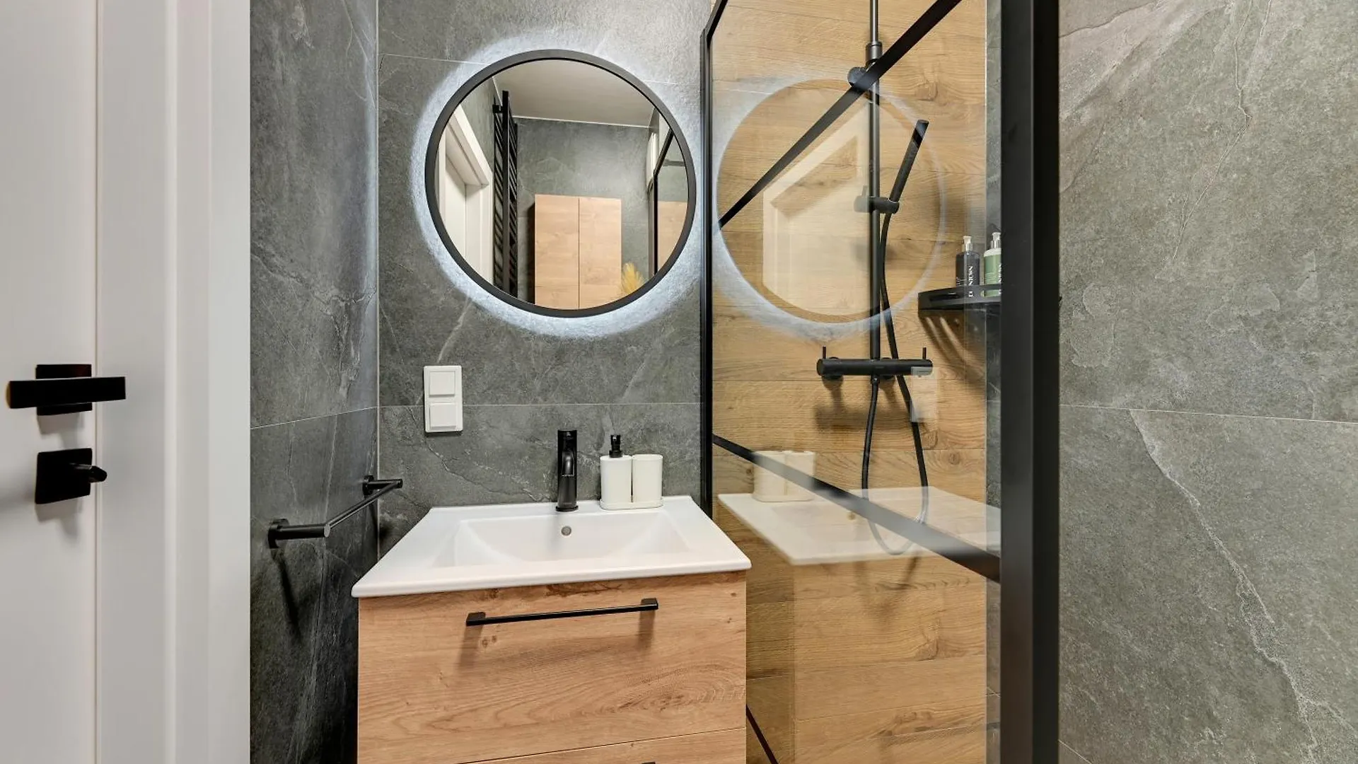 Nadmotlawie Estate - Riverside, Gym & Sauna By Downtown Apartments Gdansk